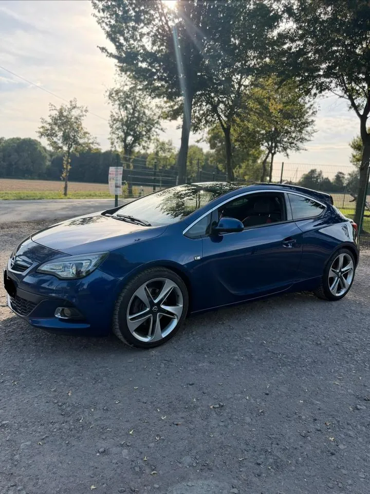 Opel Astra Gtc