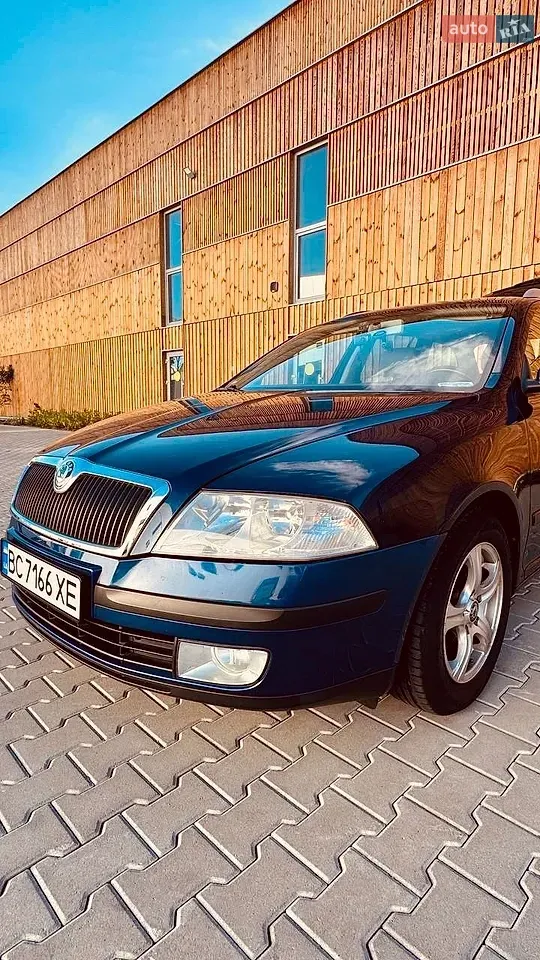 Skoda Octavia 2008 photo 2