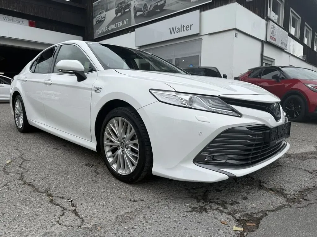Toyota Camry 2020 photo 2
