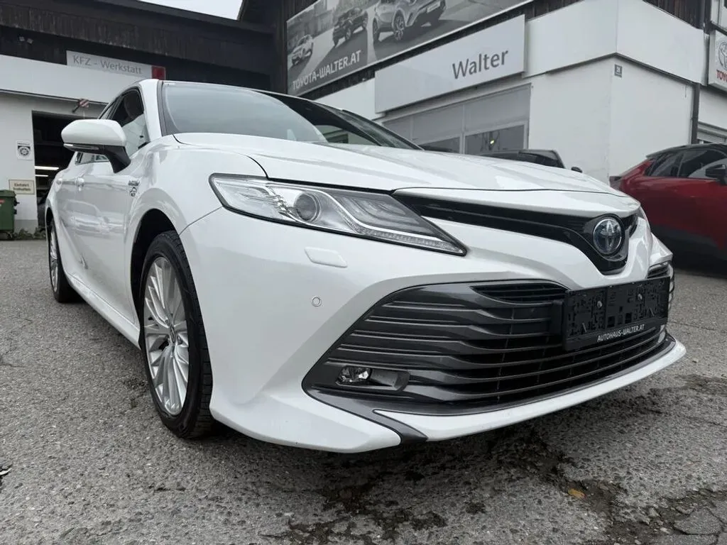 Toyota Camry 2020 photo 3