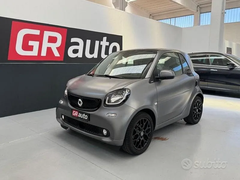 Smart Fortwo 2019 photo 2