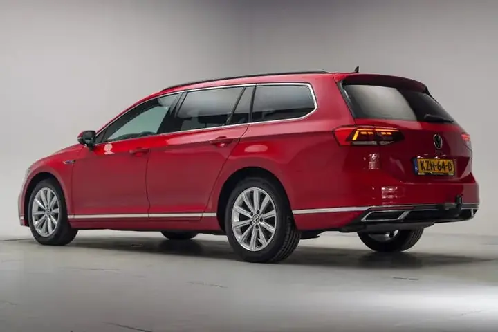 Volkswagen Passat 2022 photo 3