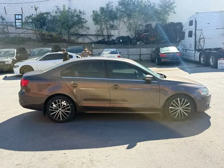 Volkswagen Jetta 2013 photo 3