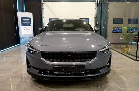 Polestar 2 2021 photo 2