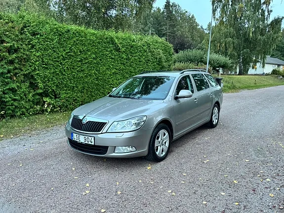 Skoda Octavia 2011 photo 4