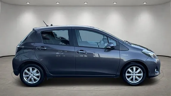 Toyota Yaris 2013 photo 3