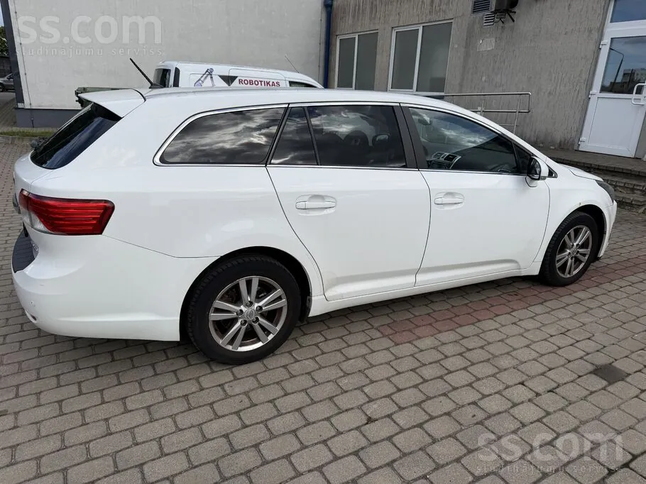 Toyota Avensis 2012 photo 3