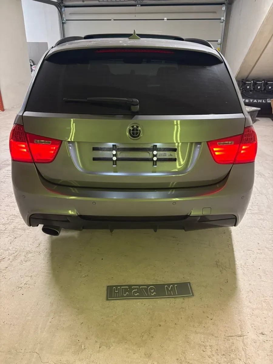BMW 3 Series 2011 photo 3