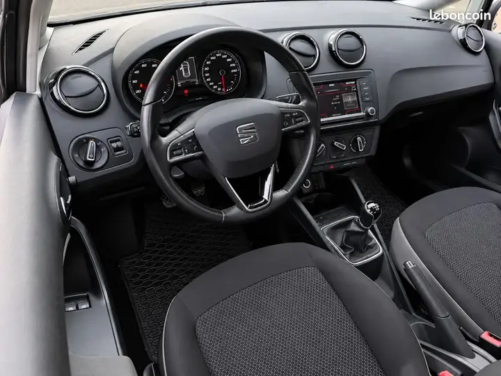 Seat Ibiza 2016 photo 3