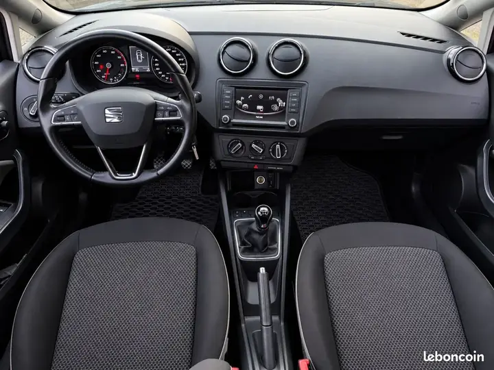 Seat Ibiza 2016 photo 4