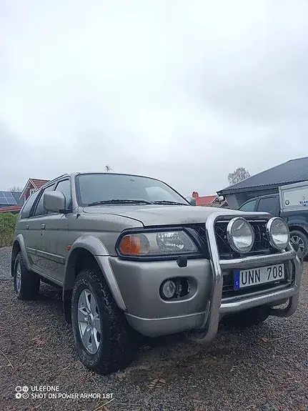 Mitsubishi Pajero Sport 2004 photo 2