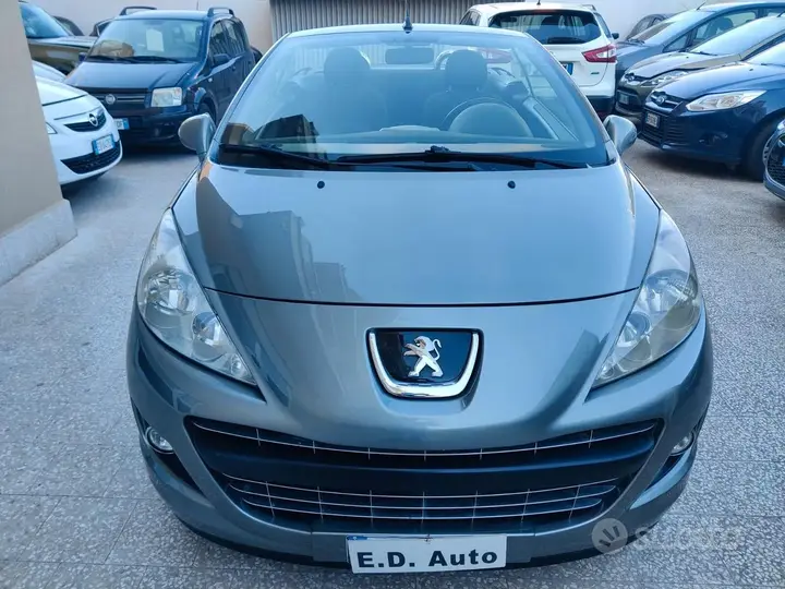 Peugeot 207 2012 photo 2