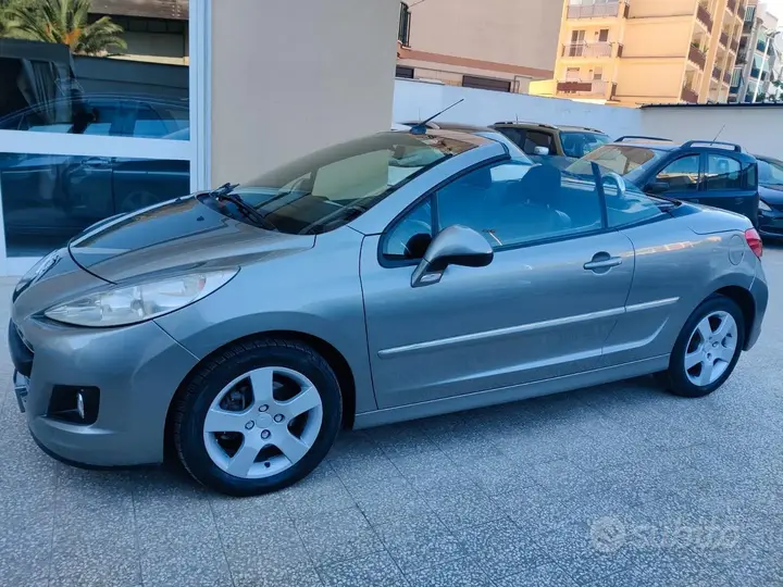 Peugeot 207 2012 photo 3