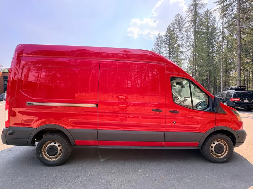 Ford Transit 250 2015 photo 2
