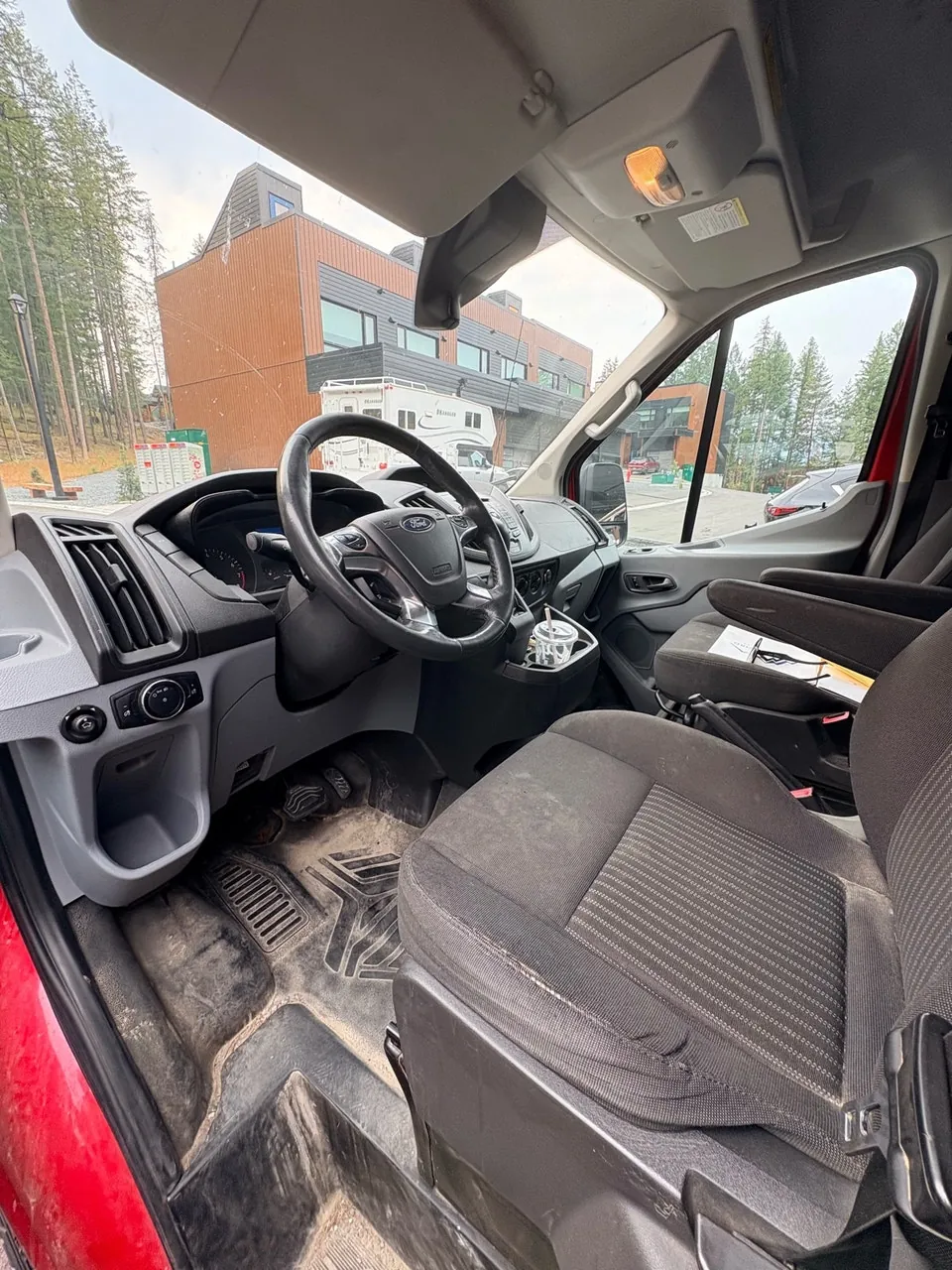 Ford Transit 250 2015 photo 5