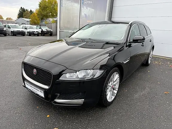 Jaguar Xf 2019 photo 3