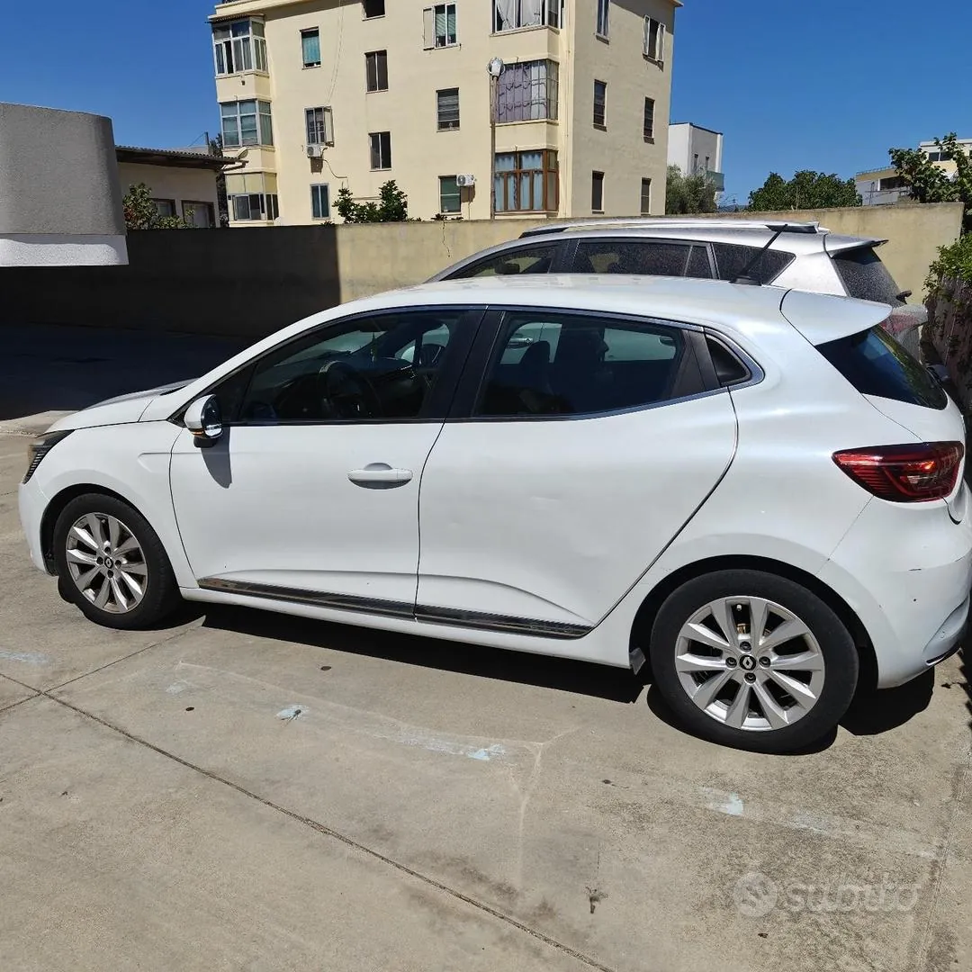 Renault Clio 2022 photo 3
