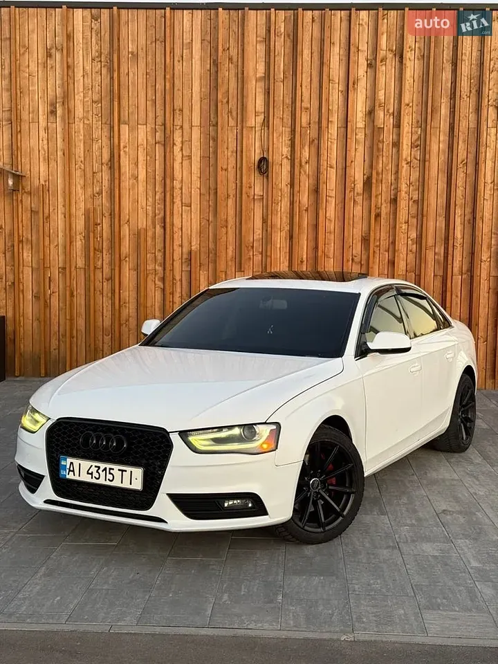 Audi A4 2012 photo 2