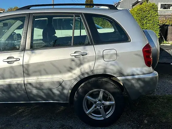 Toyota Rav4 2004 photo 3