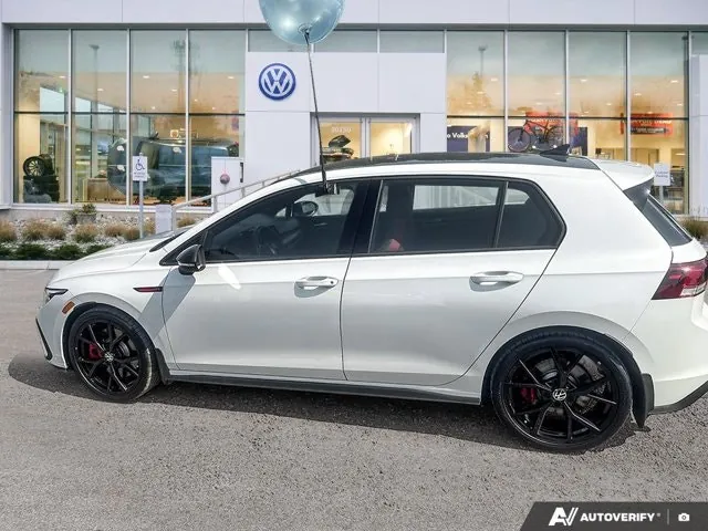Volkswagen Golf 2024 photo 2