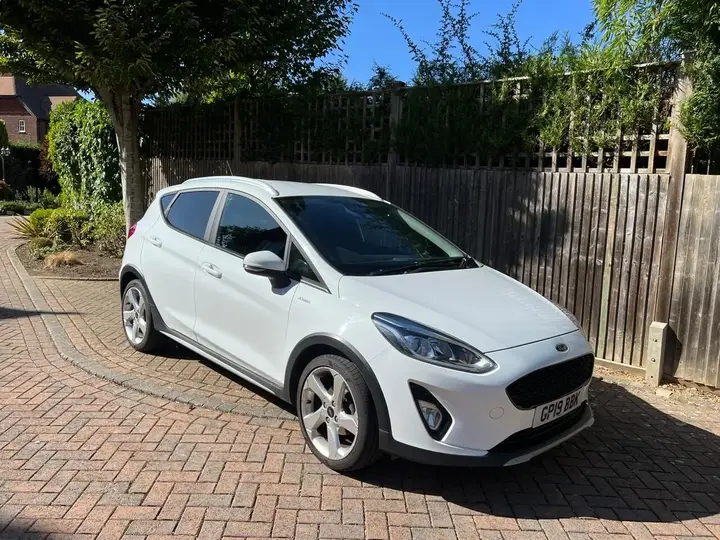 Ford Fiesta 2019 photo 2