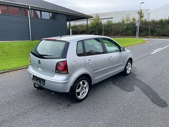 Volkswagen Polo 2008 photo 3