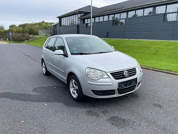 Volkswagen Polo 2008 photo 2