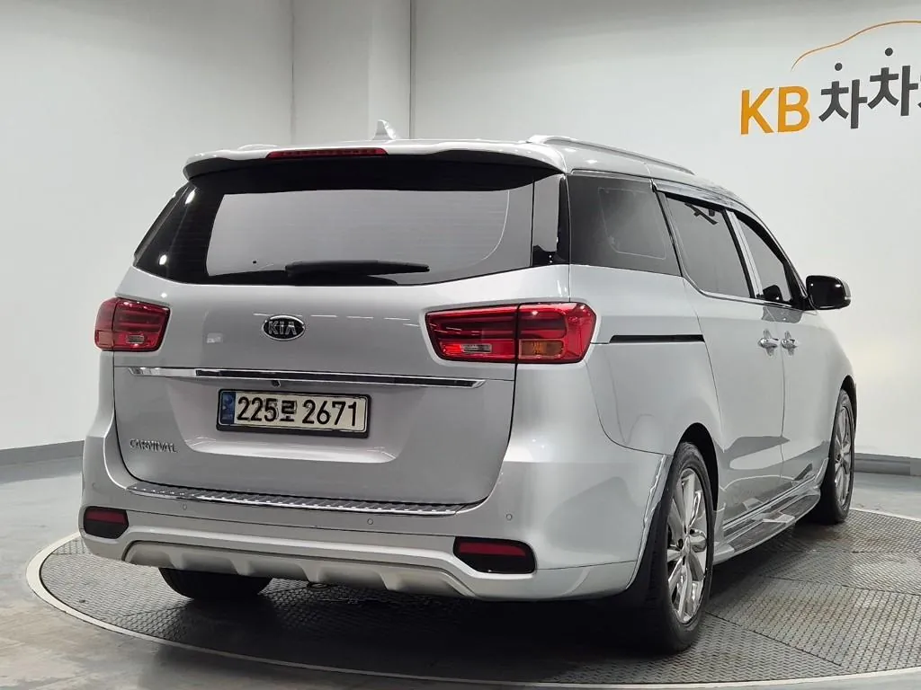 Kia Carnival 2019 photo 3