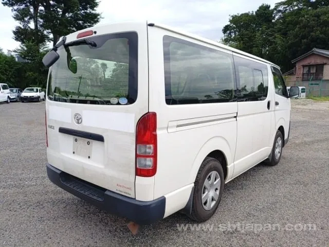 Toyota Hiace 2014 photo 4