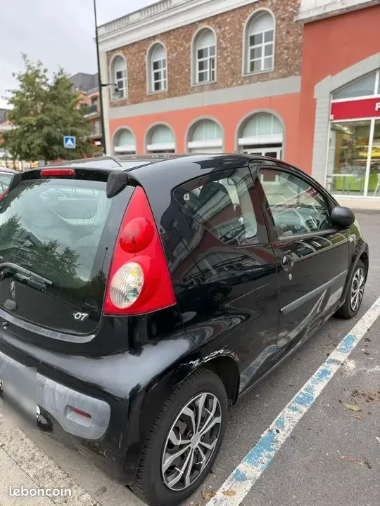 Peugeot 107 2005 photo 2