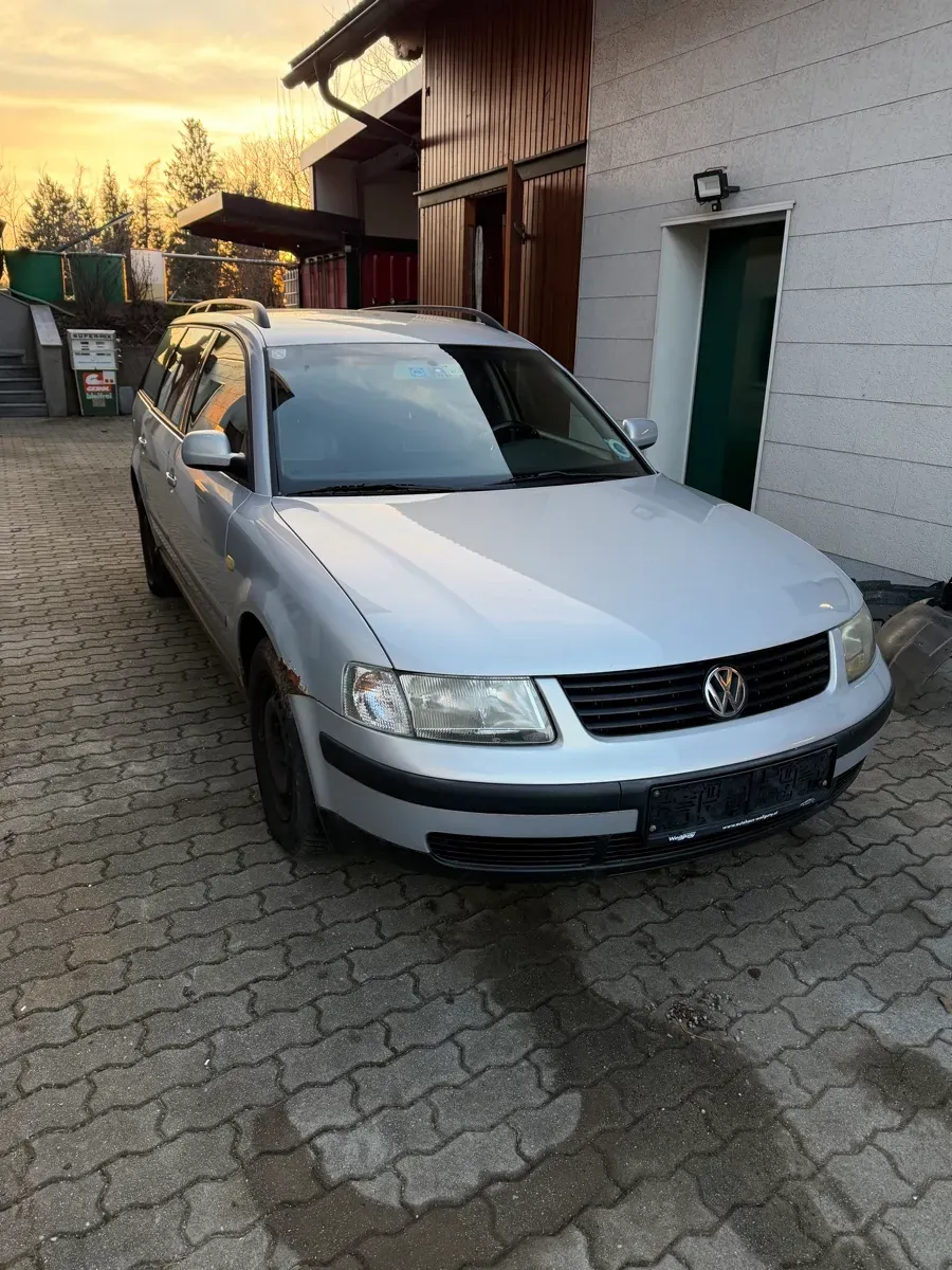 Volkswagen Passat 1999 photo 2