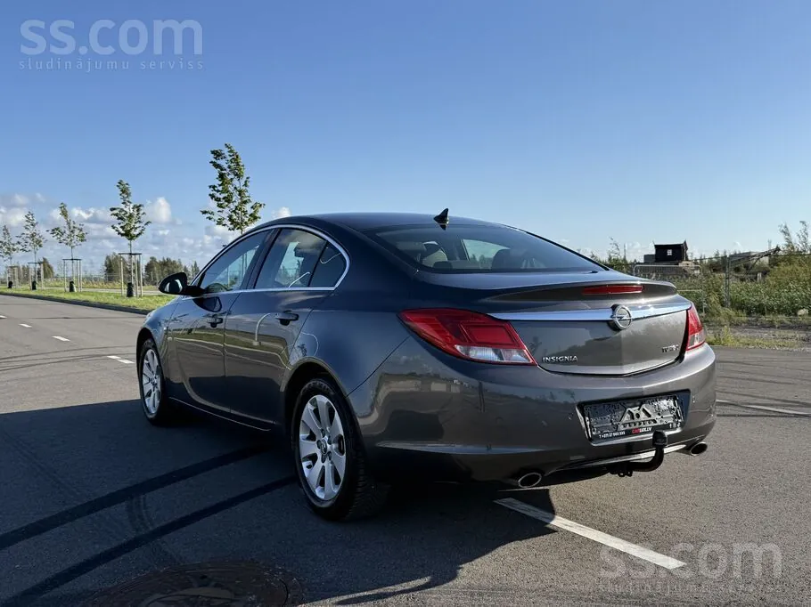 Opel Insignia 2010 photo 2