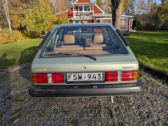 Mazda 323 1984 photo 2