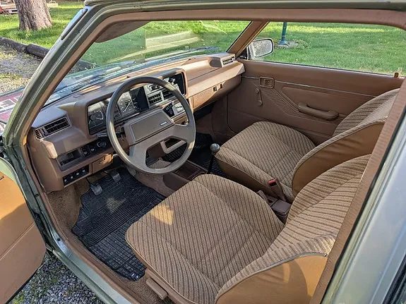 Mazda 323 1984 photo 4