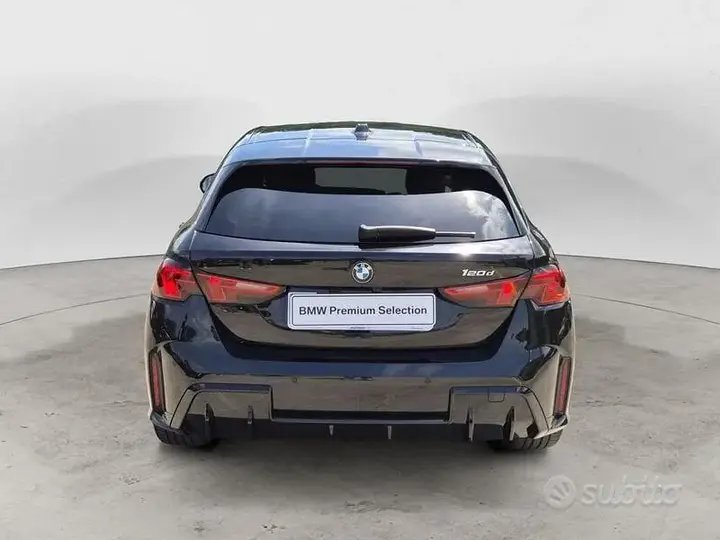 BMW 1 Series 2025 photo 3