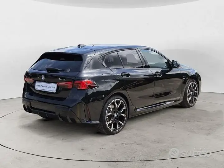 BMW 1 Series 2025 photo 4