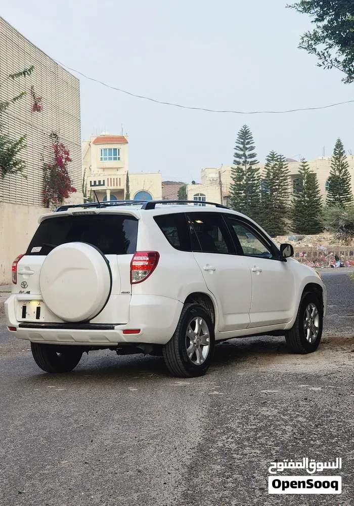 Toyota Rav 4 2011 photo 2