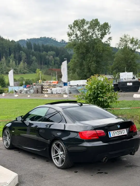 BMW 3 Series 2012 photo 3