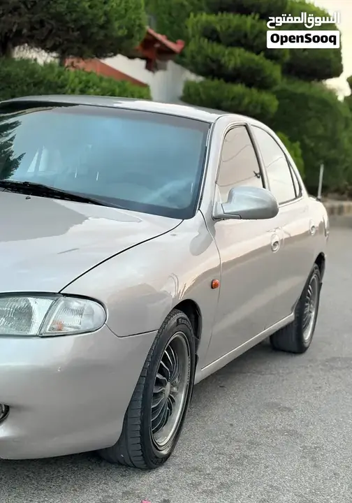 Hyundai Avante 1997 photo 4