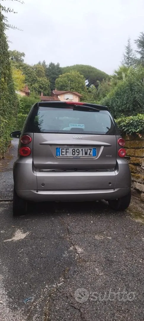 Smart Fortwo 2011 photo 2