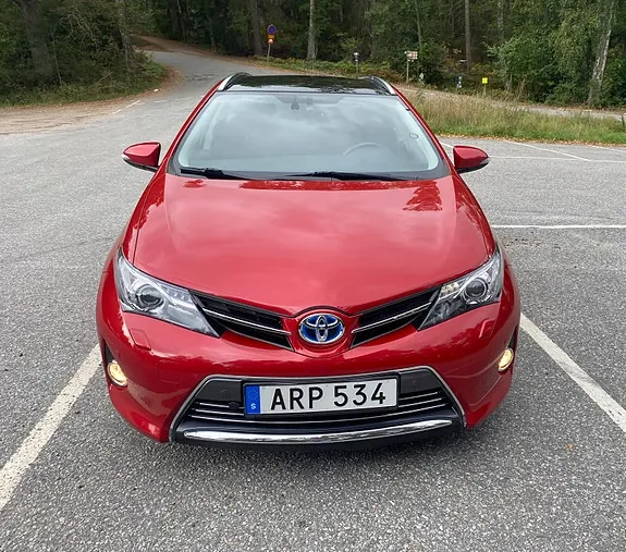 Toyota Auris 2014 photo 2