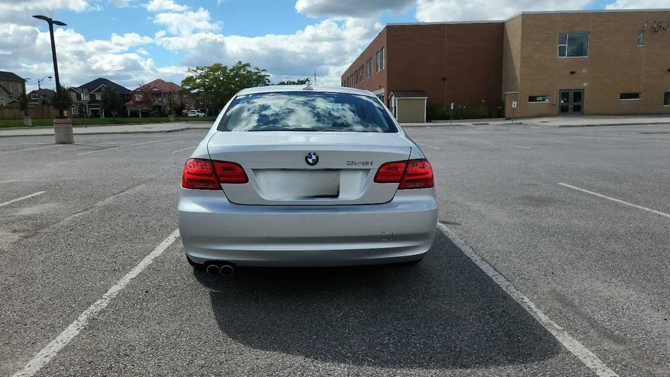 BMW 328I 2011 photo 3