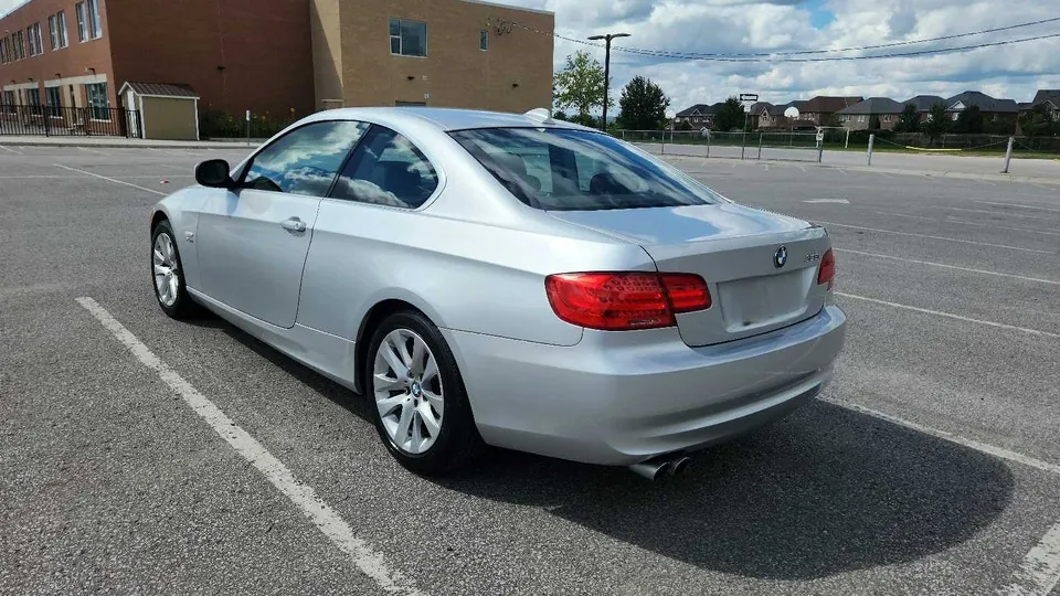 BMW 328I 2011 photo 2