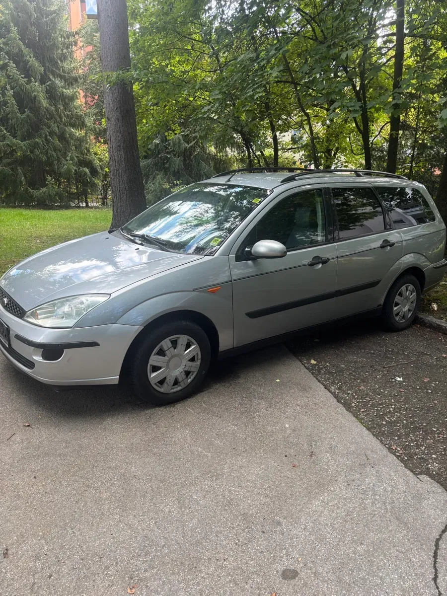 Ford Focus 2002 photo 3