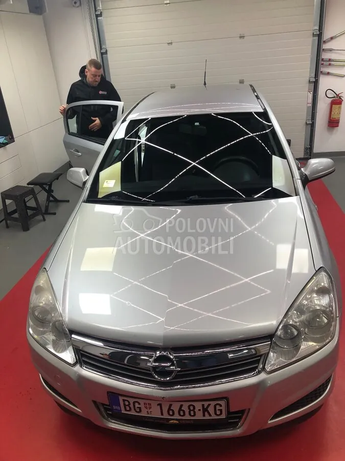 Opel Astra H 2008 photo 3