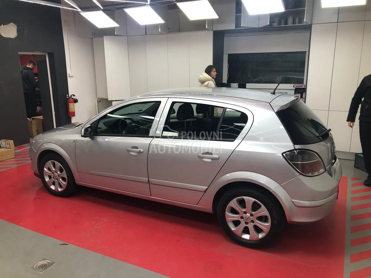 Opel Astra H