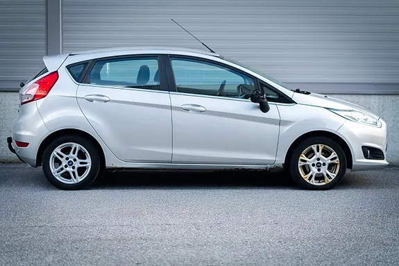 Ford Fiesta 2013 photo 2