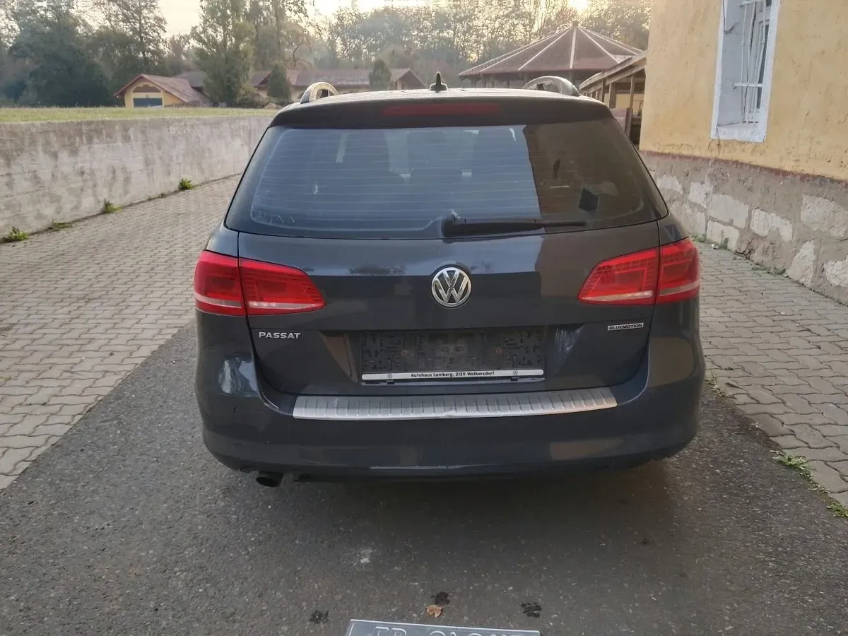 Volkswagen Passat 2012 photo 3