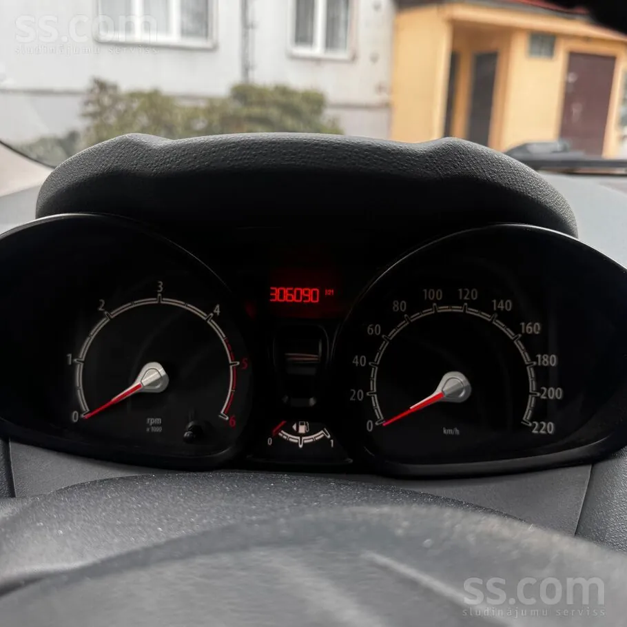 Ford Fiesta 2009 photo 3