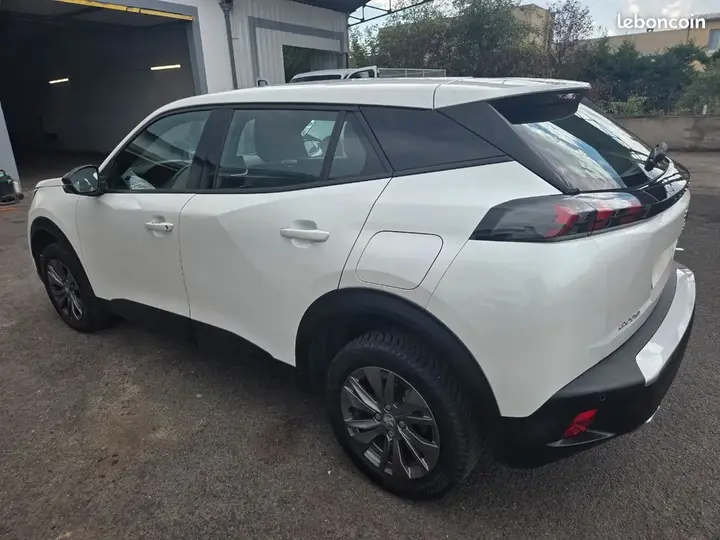 Peugeot 2008 2024 photo 4